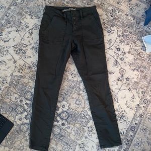 Universal Thread Army Green Pants